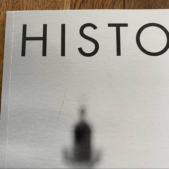 Louis Vuitton Histoires Book 2012  Stories of a Legend - Picture 3 of 12